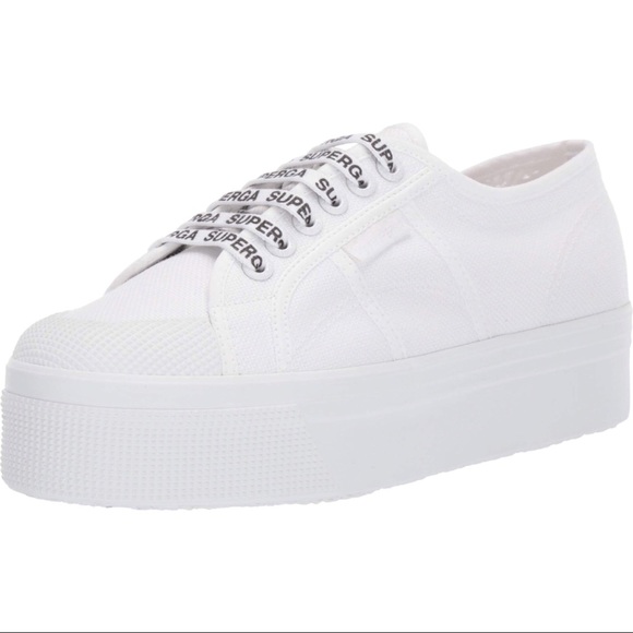 superga total white